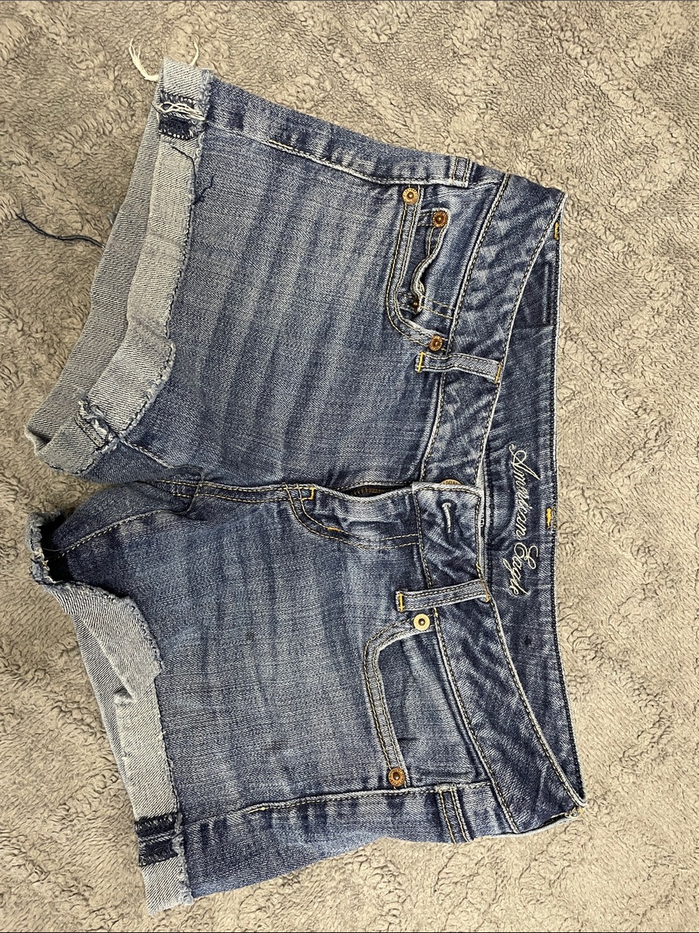 American Eagle Outfitters Light Blue Denim Jeans Size 4. Small oil dot on left